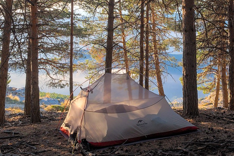 Camping ดื่มด่ำไปกับความงามของป่าไม้ ภูเขา หรือทะเลสาบ